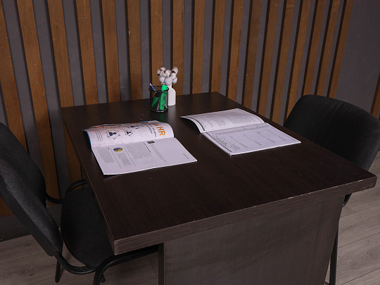 Стол для переговоров ДСП Венге Россия