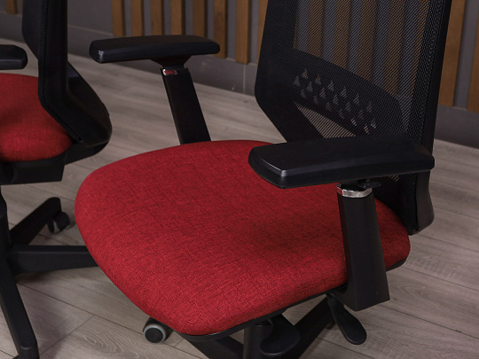 Офисное кресло Бюрократ EXPERT Ткань Красный Россия