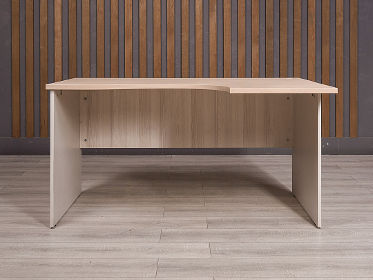 Стол эргономичный ДСП Клен Россия