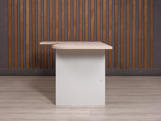 Стол эргономичный ДСП Дуб Россия