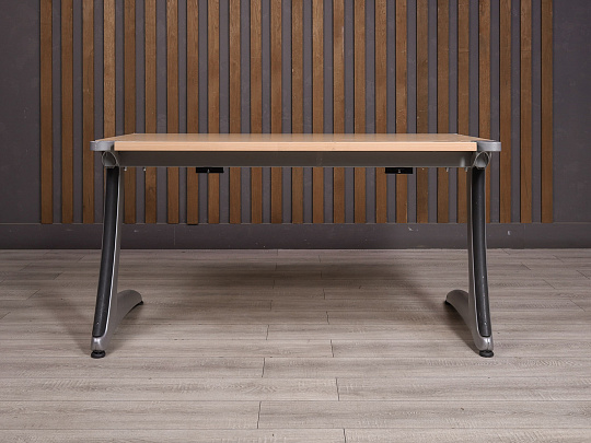 Стол прямоугольный Steelcase ДСП Дуб США