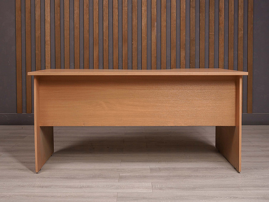 Стол эргономичный ДСП Клен Россия