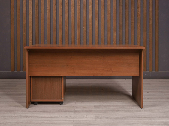 Стол с тумбой ДСП Орех Россия