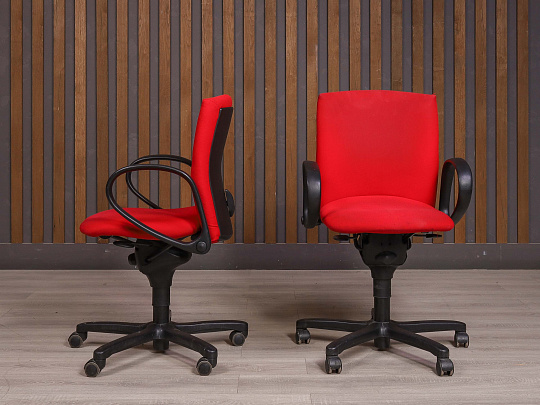 Офисное кресло Ткань Красный Россия