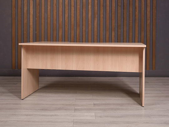 Стол эргономичный ДСП Клен Россия