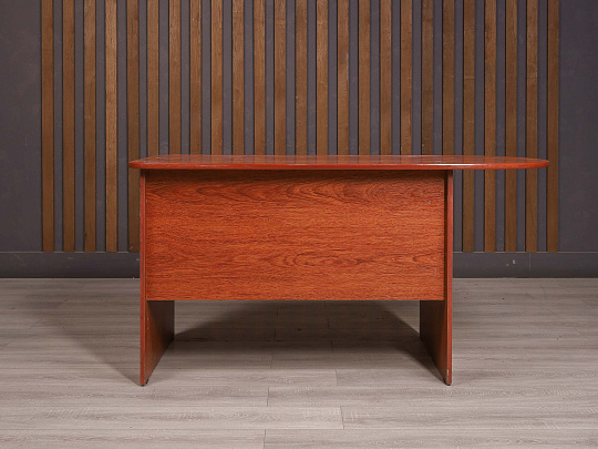 Стол прямоугольный ДСП Орех Россия