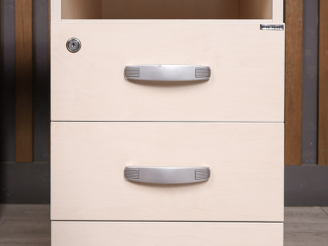 Стол с тумбой Berlin ДСП Дуб Россия (2156-30105)