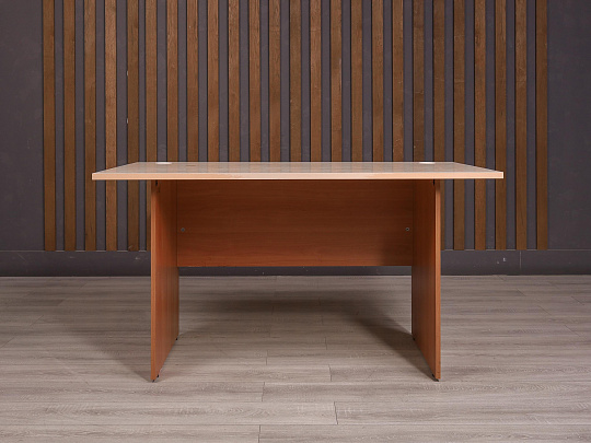 Стол прямоугольный ДСП Дуб Россия