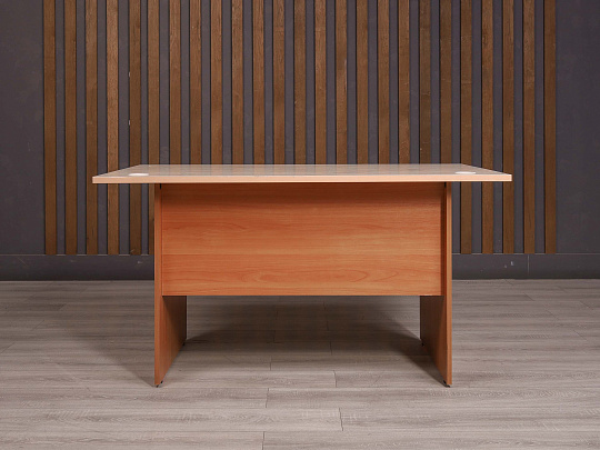 Стол прямоугольный ДСП Дуб Россия