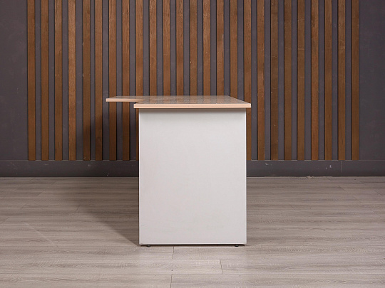 Стол эргономичный ДСП Дуб Россия