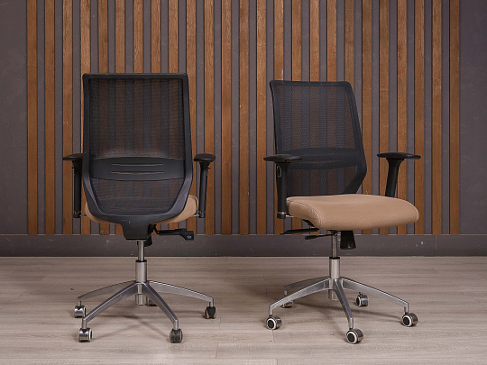 Офисное кресло Ткань Бежевый Россия