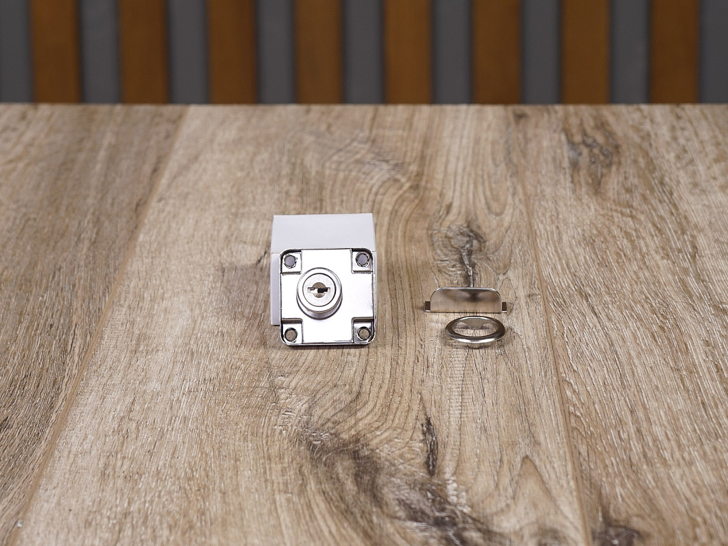 Замок для тумбочки Металл Россия (500-00000)