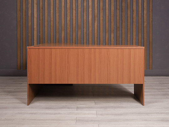 Стол с тумбой ДСП Орех Россия