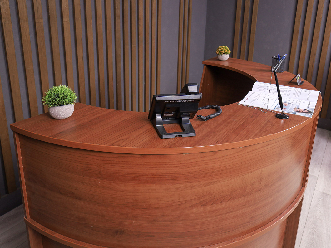 Ресепшн ДСП Орех Россия (2651-27035)