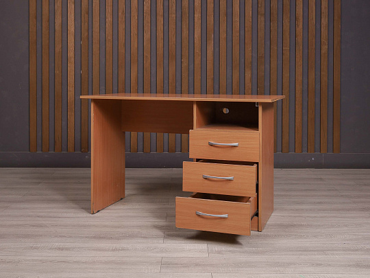 Стол с тумбой ДСП Клен Россия