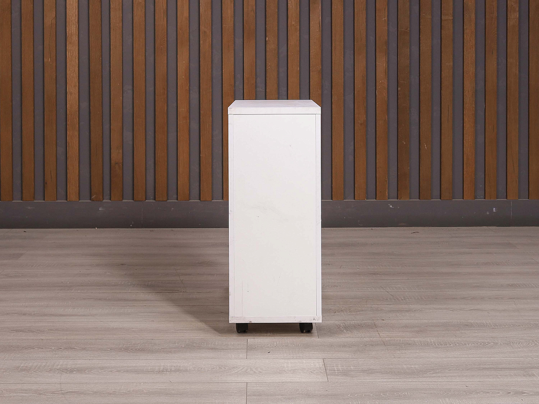 Стол журнальный ДСП Белый (761-180326)