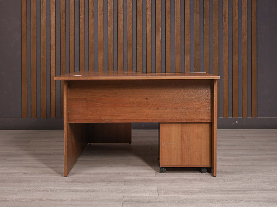 Стол с тумбой ДСП Орех Россия