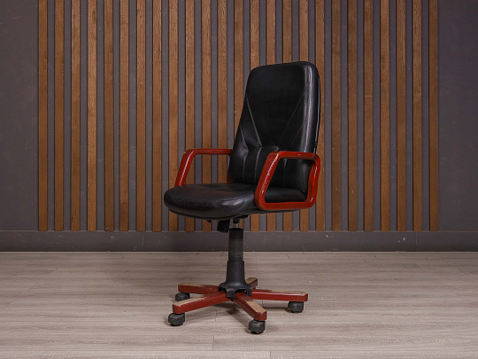 Кресло руководителя Кожа Чёрный Россия