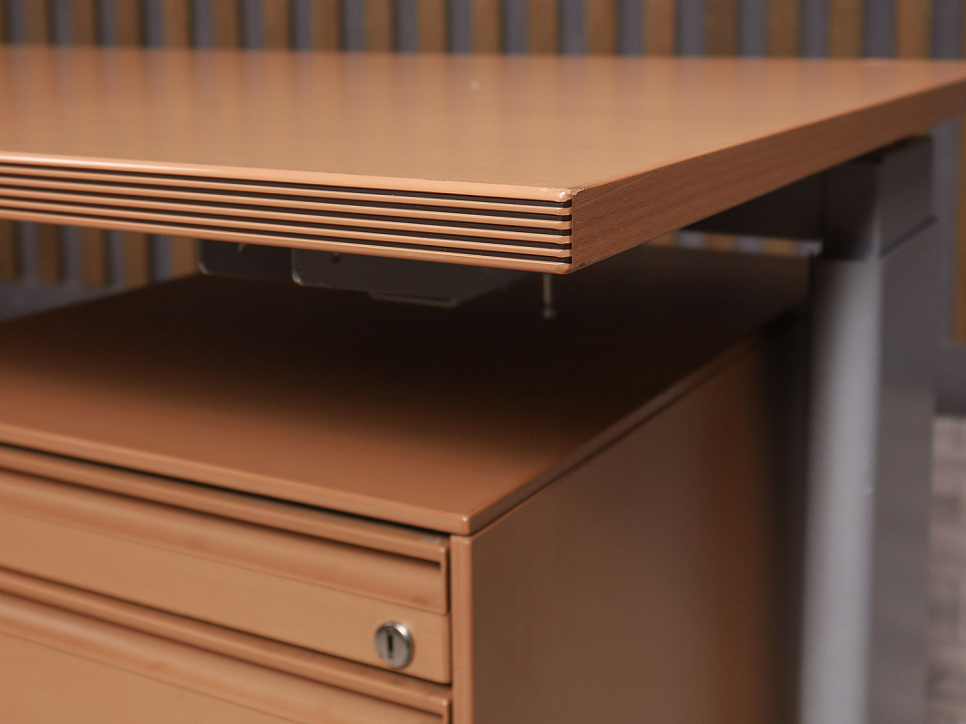 Стол с тумбой Bene ДСП Бук Италия (21532-11085)