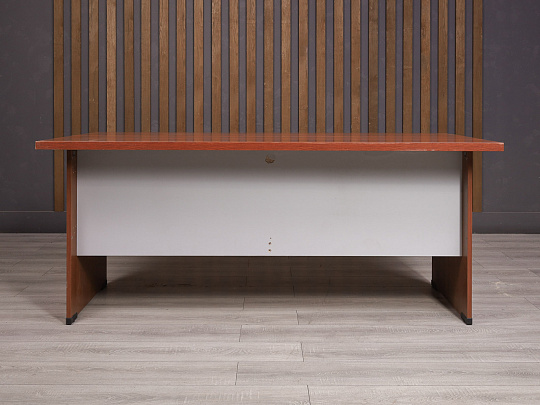 Стол прямоугольный ДСП Вишня Россия