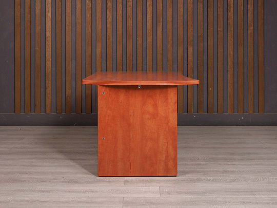 Стол прямоугольный ДСП Орех Россия