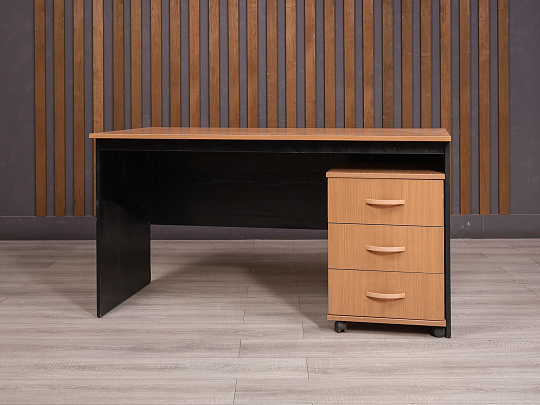 Стол с тумбой ДСП Клен Россия