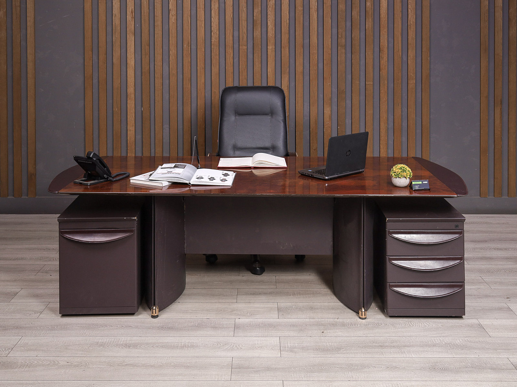 Стол руководителя ДСП Орех Россия (1351-21085)