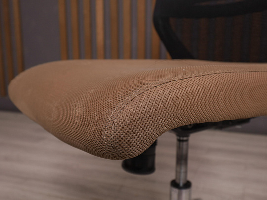 Офисное кресло Ткань Бежевый Россия