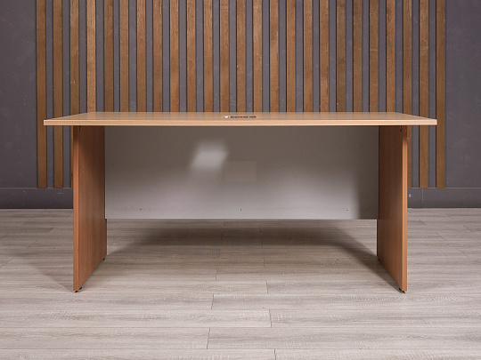 Стол прямоугольный ДСП Орех Россия