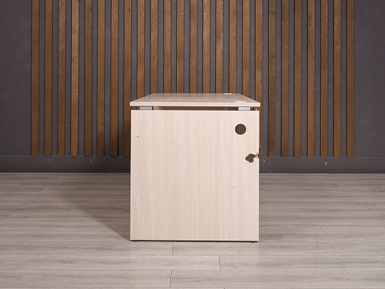 Стол прямоугольный ДСП Дуб Россия