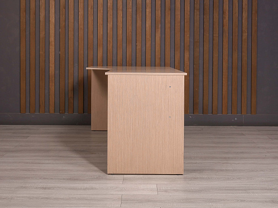 Стол эргономичный ДСП Клен Россия