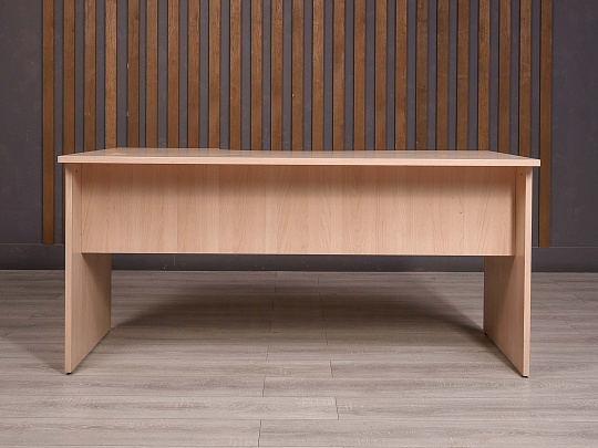 Стол эргономичный ДСП Клен Россия