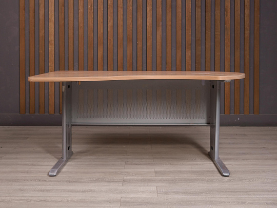 Стол эргономичный Bern ДСП Ольха Россия