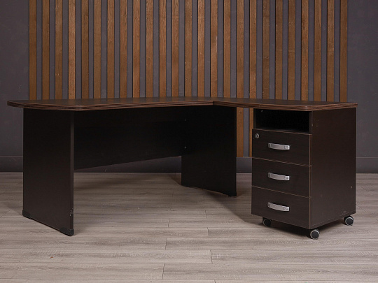 Стол с тумбой Berlin ДСП Венге Россия