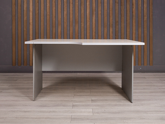 Стол эргономичный ДСП Дуб Россия