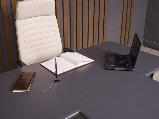 Стол руководителя ДСП Серый Россия