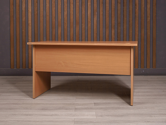 Стол эргономичный ДСП Клен Россия