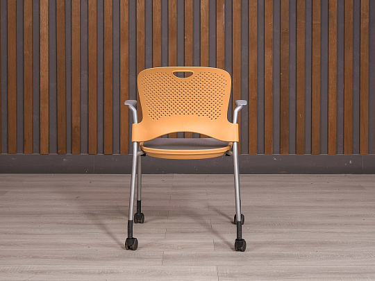 Офисный стул Herman Miller Пластик Жёлтый США