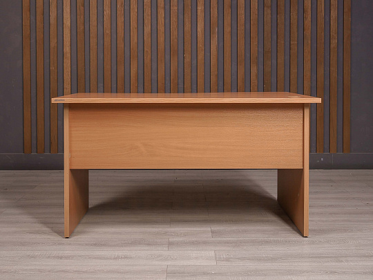 Стол эргономичный ДСП Клен Россия