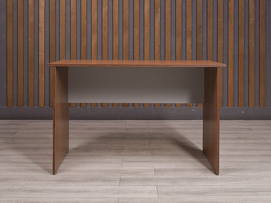 Стол прямоугольный ДСП Орех Россия