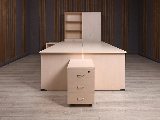 Готовое решение на 3 рабочих места ДСП Дуб Россия