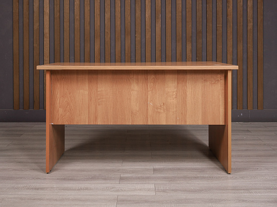 Стол эргономичный ДСП Клен Россия