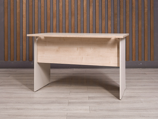 Стол прямоугольный ДСП Дуб Россия