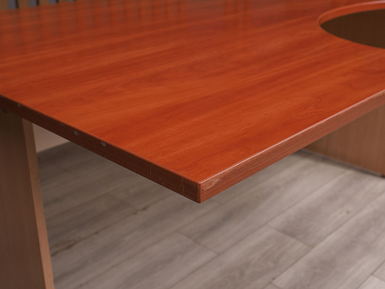 Стол эргономичный ДСП Венге Россия