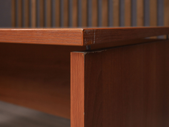 Стол эргономичный ДСП Орех Россия