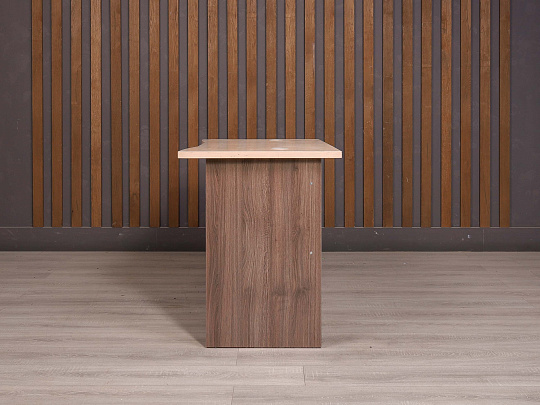 Стол прямоугольный ДСП Дуб Россия