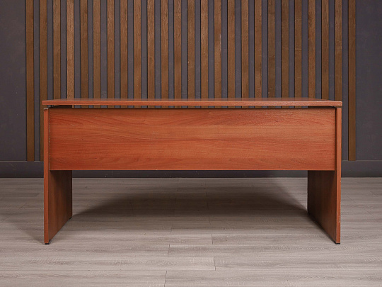 Стол эргономичный ДСП Орех Россия