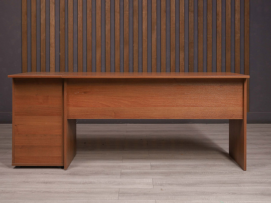 Стол с тумбой ДСП Орех Россия