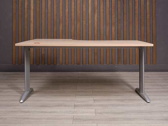 Стол угловой ДСП Клен Россия