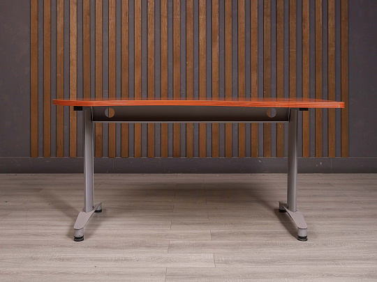 Стол эргономичный ДСП Орех Россия